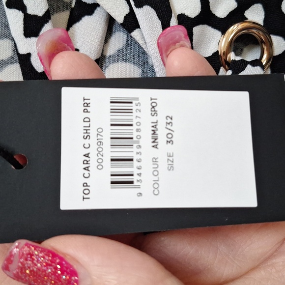 Arna York Black & White  Cold-Shoulder Criss/Cross Front Blouse. Size 30/32 NWT - Picture 8 of 9